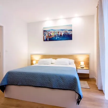 Apartman Lugo 2 *